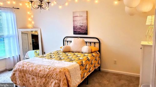 28 Wellesley Ln, Downingtown PA  19335-1289 exterior