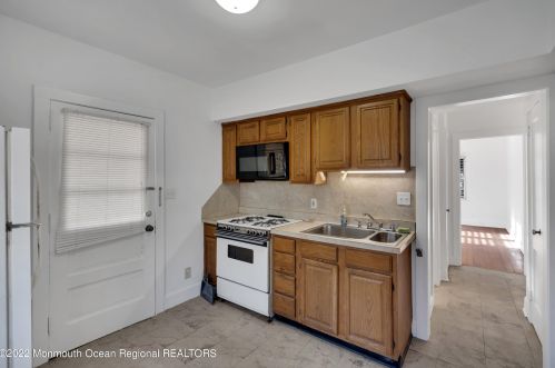 237 Cassville Rd, Jackson Twp NJ  08527-4717 exterior