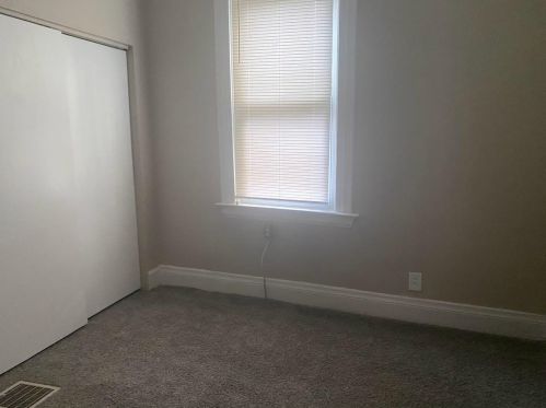 4570 Hamilton Ave, Cincinnati OH  45223-1777 exterior