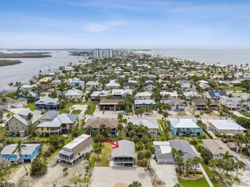 126 Andre Mar Dr, Fort Myers Beach, FL 33931-3848