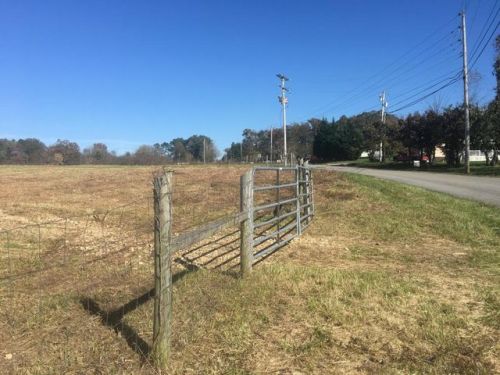 1272 Fredonia Rd, Crossville, TN 38571-1135