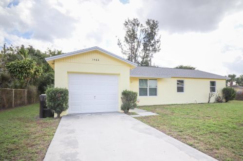 1482 Mangonia Cir, West Palm Beach, FL 33401-2406