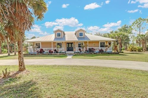 80 24th Ave, Naples, FL 34120-6325