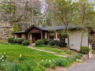 71 Woodbury Rd, Asheville, NC 28804-1852