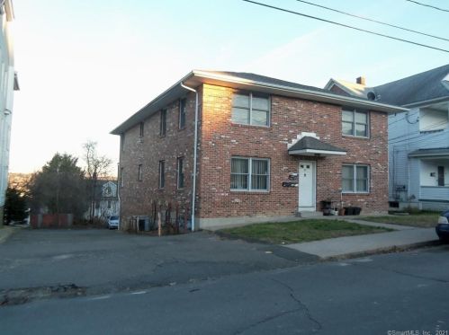 31 Chambers St, Waterbury, CT 06708-3415