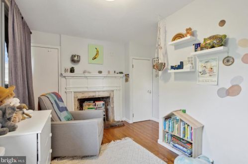 121 League St, Philadelphia PA  19147-4224 exterior