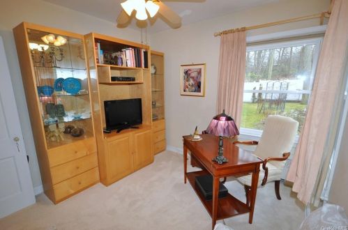 1 Maplewood Rd, Hartsdale NY  10530-1627 exterior