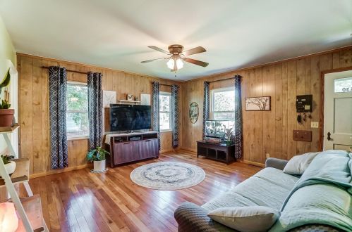 50 Gambier Cir, Cincinnati, OH 45218-1427