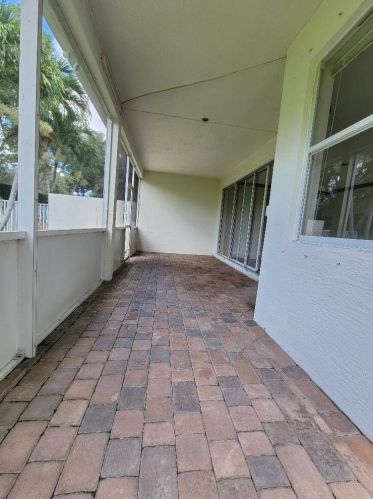 292 Kensington Way, West Palm Beach FL  33414-4316 exterior