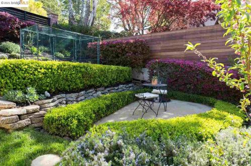 6614 Colton Blvd, Oakland, CA 94611-2332