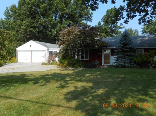 8383 Cheviot Rd, Cincinnati OH  45247-3803 exterior