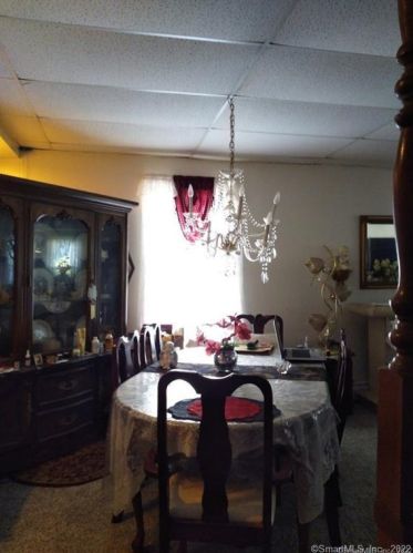 18 Simsbury St, Waterbury CT  06704-2719 exterior