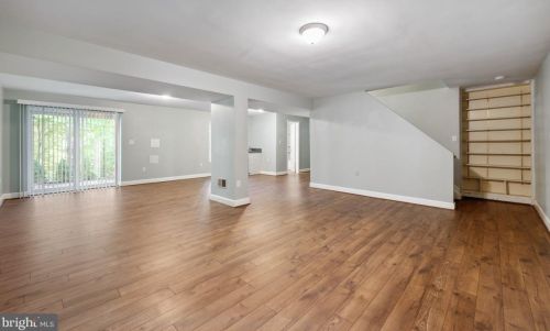 11831 Parliament Dr, Woodbridge VA  22192-1006 exterior