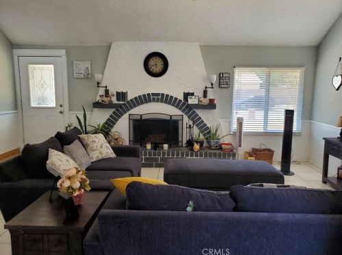 1321 Lingard St, Lancaster CA  93535-3414 exterior