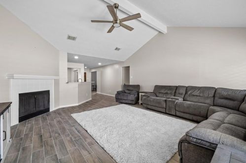 2611 Cloverfield Ct, Pearland TX  77584-8631 exterior