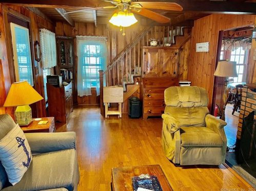 16 Springfield Rd, Lyme CT  06371-1950 exterior