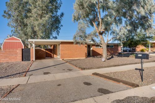 8217 Beverly St, Tucson, AZ 85710-5931