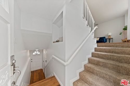 13725 Doty Ave, Hawthorne CA  90250-9518 exterior