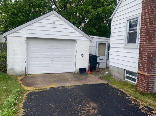 84 Avenue A, Holbrook, NY 11741-1436