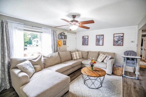 7 Olesen Rd, Derry NH 03038-4847 exterior