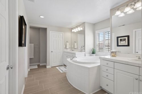 28531 Redwood Canyon Pl, Santa Clarita CA  91390-5723 exterior