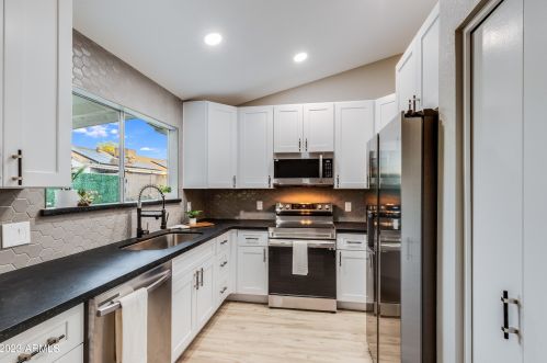 20809 31 Dr, Phoenix AZ 85017-1504 exterior