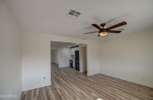 5813 37 Ave, Phoenix AZ 85053-4620 exterior