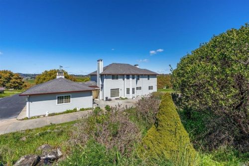 6301 Highland Pl, Sebastopol CA  95472-6100 exterior