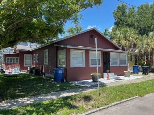 1204 10th St, Saint Petersburg, FL 33705-1004