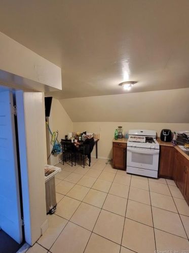 120 Herkimer St, Bridgeport CT 06604-1937 exterior