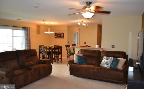 100 Lionheart Ln, West Deptford, NJ 08086-2253