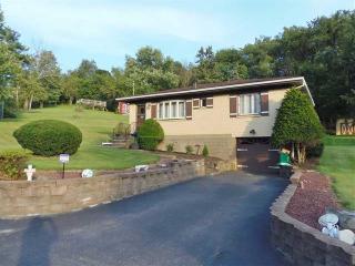 154 Reaghard Dr, Cheswick, PA 15024-1721
