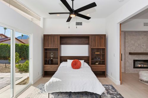 52152 Avenida Alvarado, La Quinta CA  92253-3229 exterior