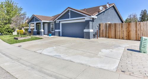 8489 Mcgray Way, Elk Grove CA  95624-4121 exterior