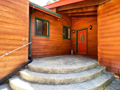 4116 Blackhawk Dr, Willits CA  95490-8777 exterior