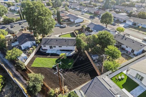 7769 Deervale Ct, Pleasanton CA  94568-1016 exterior