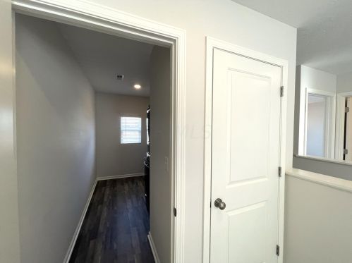 1881 Erika Dr, Springfield OH  45503-5883 exterior