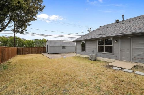 2004 Cedar Crest Blvd, Dallas TX 75203-4316 exterior