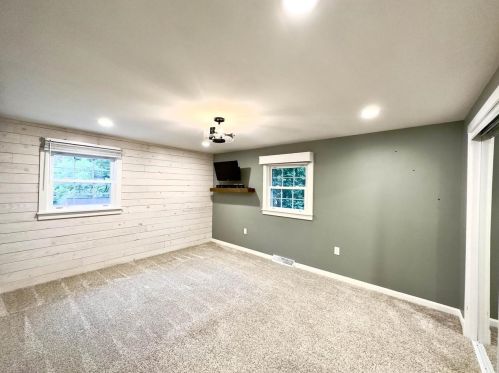 624 Iowa St, Dodgeville WI  53533-1906 exterior