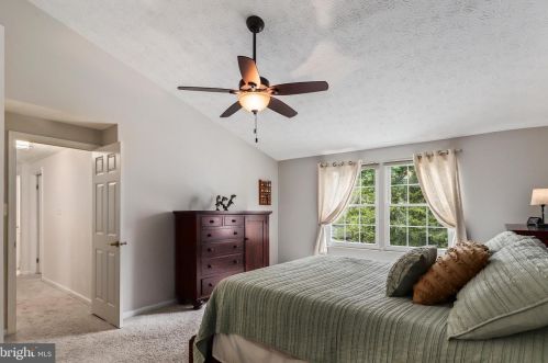 1426 Cellar Crk Way, Herndon VA  20170-2805 exterior