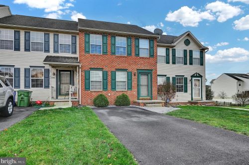 1248 Wanda Dr, Hanover, PA 17331-8638