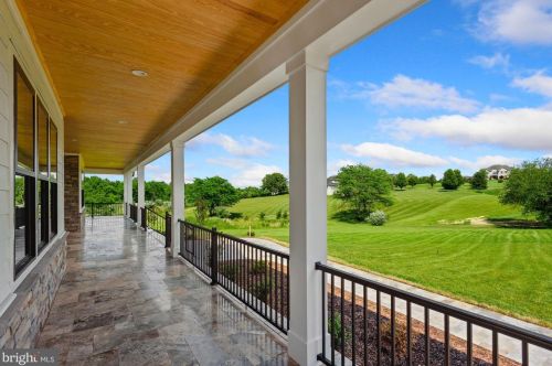 16067 Waterford Crk Cir, Hamilton VA  20158-3342 exterior