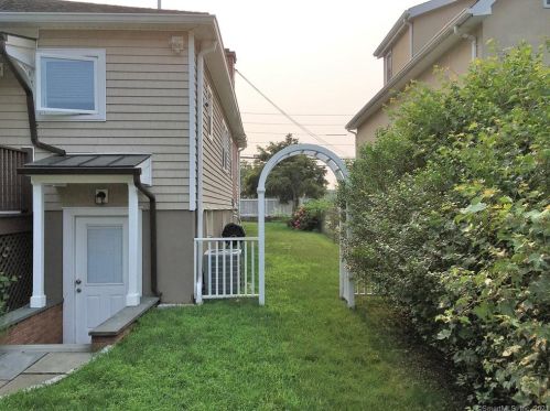 205 Southfield Ave, Stamford CT  06902-7736 exterior