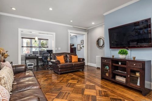 76-38 85th Dr, Jamaica NY  11421-1008 exterior