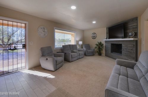 7330 Ln Canada Dr, Tucson AZ 85704-1532 exterior