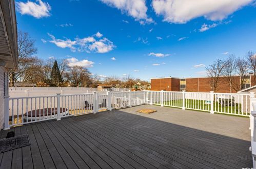143 Sherbrooke Rd, North Lindenhurst NY  11757-1646 exterior
