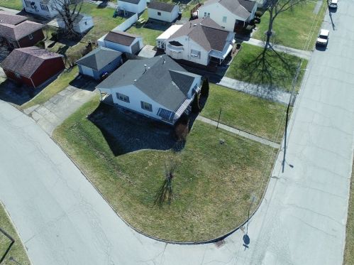 553 Federal Dr, Hermitage, PA 16146-3011