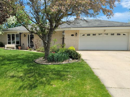3550 Brentwood Rd, Waukesha, WI 53151-5414