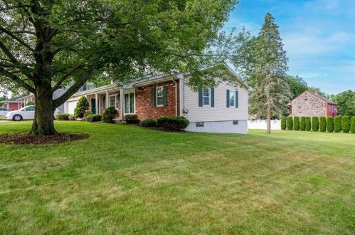 3546 Mendon Rd, Cumberland RI  02864-2136 exterior