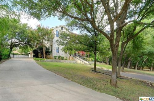 806 Hillcrest Dr, Salado, TX 76571-5841